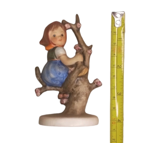 Vintage Goebel Hummel 4" Porcelain Figurine - Apple Tree Girl - #141 - Picture 9 of 10